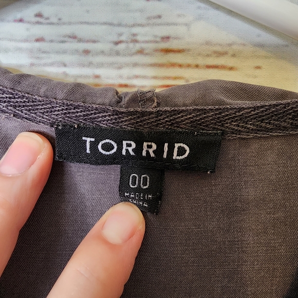 Torrid Grey Hooded Grey Anorak Ulitilty Short Sleeve Jacket...size 00 - Picture 4 of 11